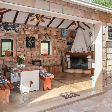 Dom wakacyjny Ana-3 By Interhome Supetar